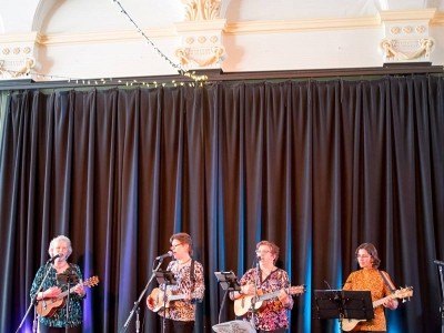 Ukulele Affair at Suttons 4