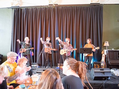 Ukulele Affair at Suttons 5